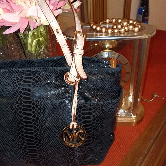 Michael Kors Black Snakeskin embossed Leather Tote Bag purse handbag jetset - Picture 2 of 8